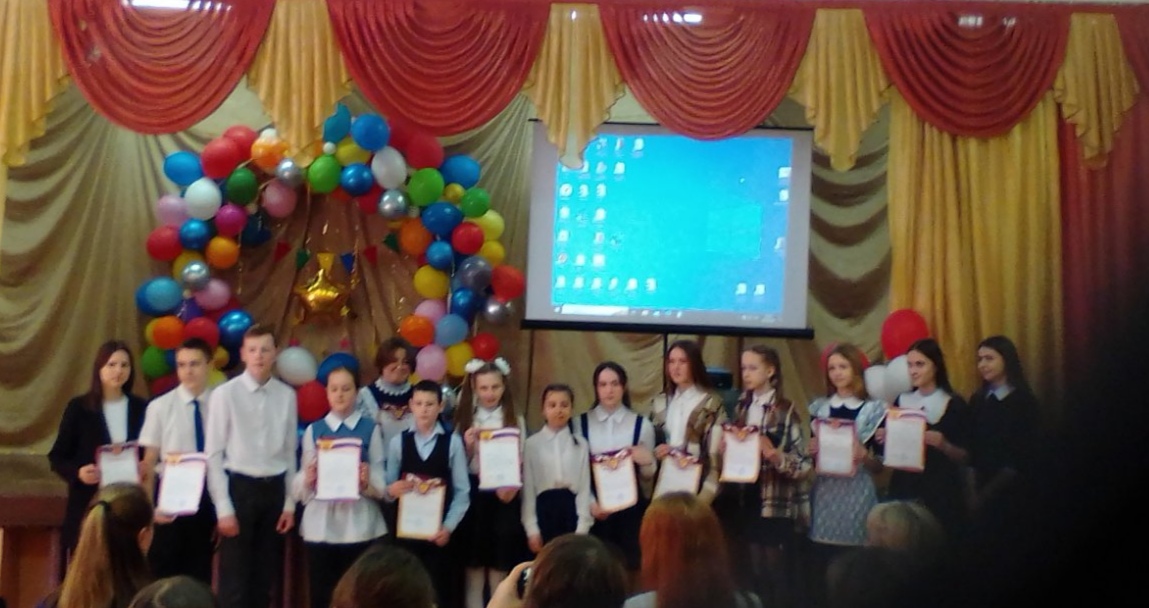 победители и призёры муниципального этапа краевого молодежного форума.