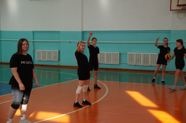 Соревнования по волейболу, посвященные Международному дню 8 марта.